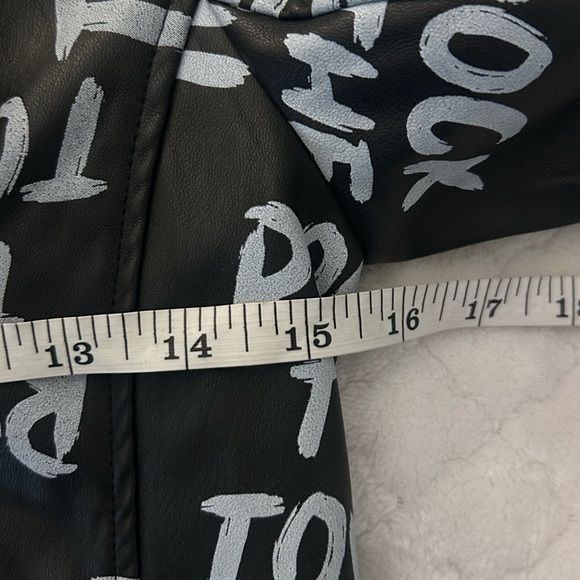 Descendants D-Signed Disney Faux Leather Rock
The Town Black Jacket Small - Picture 4 of 8